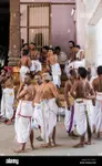 brahmins-in-traditional-dress-gathering-F216GY.jpg